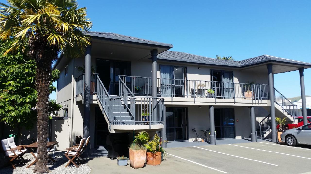 Blenheim Palms Motel Exteriér fotografie